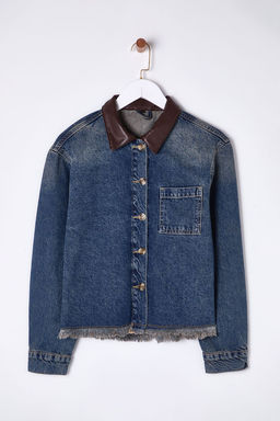Koyu Mavi Etek Ucu Puskullu Kontrast Deri Yaka Vintage Crop Oversize Denim Ceket TWOSS25CE00026 - Trendyolmilla фото 6