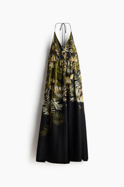 Vestido halter con vuelo