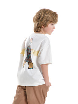 Футболка с принтом на спинке 22-9003 молочный - Mini maxi фото 10