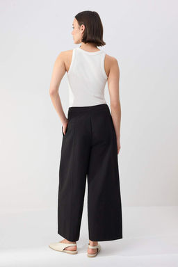 Trendyolmilla Wardrobe Essentials Siyah Pili Detayl? Wide Leg Pantolon | TWOSS26PL00071