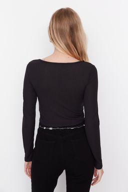 Trendyolmilla Antrasit Dugme Detayl? Kare Yaka Fitted/Vucuda Oturan Fitilli Esnek Crop Orme Bluz TWOAW23BZ00384