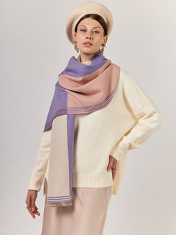 В СОСТАВЕ ШЕРСТЬ И КАШЕМИР Большой, мягкий, теплый однотонный двусторонний палантин. - Tantino фото 5