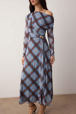 Ekoseli Akseusar Detayl? Astarl? Tul Asimetrik Yaka Y?rtmacl? Esnek Maxi Orme Elbise TWOAW26EL00320