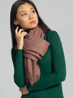 В составе шерсть! Палантин