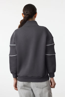 TRENDYOLMILLA Antrasit Nervur Detayl? Fermuarl? Yaka Oversize/Genis Kal?p Orme Sweatshirt TWOAW25SW00299  фото 5