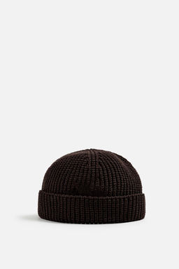 SHORT KNIT BEANIE