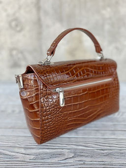 Женская лаковая сумка под крокодила HW-7711 Браун