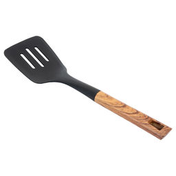 Лопатка с отверстиями из нейлона 33,5*9,8см с пластм ручкой/дизайн под дерево, арт. 006459