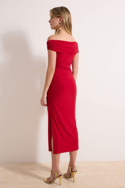K?rm?z? Kay?k Yaka Midi Astarl? Orme Elbise TPRSS26EL00055