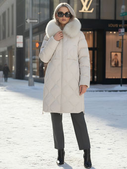 Пальто зимнее утепленное с мехом и капюшоном тренд бежевого цвета 7753B - Visdeer фото 24