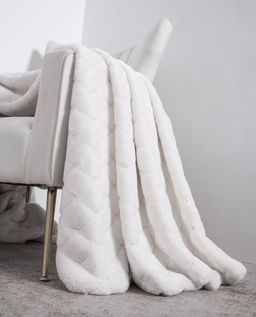 Покрывало декоративное Shinshilla point (светлый крем) 160х220