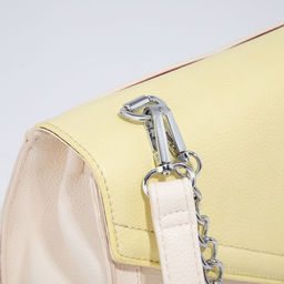 Сумка-мессенджер на клапане, цвет бежевый/жёлтый - Simaland фото 4