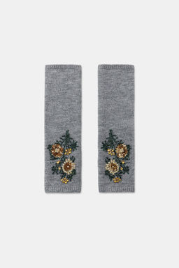 KNIT MITTENS WITH FLORAL EMBROIDERY AND BEADS