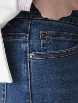 Джинсы трубы с декоративной стиркой из эластичного облегченного денима - Vilatte фото 4