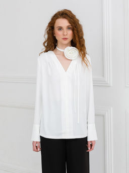 Блузка с чокером