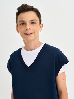 Темно-синий жилет