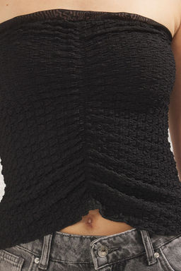 Siyah Dokulu Fitted/Vucuda Oturan Crop Buzgu/Drape Detayl? Straplez Esnek Orme Bluz TWOSS25BZ00004 - Trendyolmilla фото 5