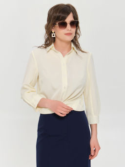 Блузка с оригинальным кроем рукава