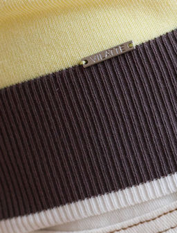 Джемпер с V-вырезом с коротким рукавом из вискозы