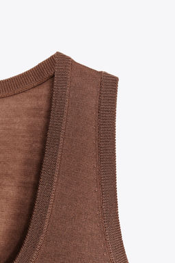 100% WOOL SLEEVELESS TOP