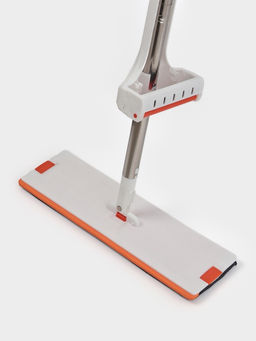 Швабра с отжимом и водосгоном Raccoon, 2 насадки из микрофибры 39×12 см, стальная ручка 130 см