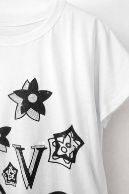 Нарядная футболка Graphic Bloom арт. А1025