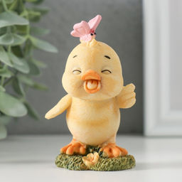 Фигурка полистоун «Утёнок с бабочкой на полянке», 6×5.5×9.5 см