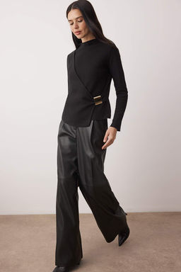 Siyah Selanik Aksesuar Detayl? Anvelop Uzun Kollu Orme Bluz TWOAW26BZ00115