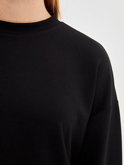 Bisiklet Yaka D?z Oversize Kad?n Sweatshirt