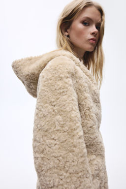 Chaqueta de borreguito con capucha - H&m фото 3