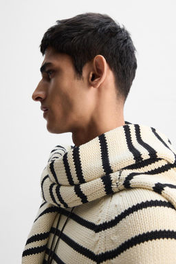 LIMITED EDITION STRIPED TEXTURED SWEATER - Zara фото 7