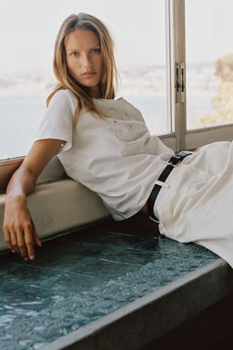 CAMISETA BORDADOS ALGOD?N / Blanco - Zara фото 7