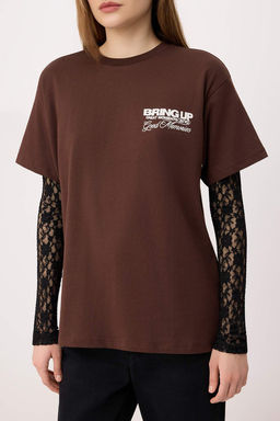 Kahverengi Slogan Oversize/Genis Kal?p Dantel Detayl? Uzun %100 Pamuk Orme T-Shirt TWOSS26TS00239 - Trendyolmilla фото 3