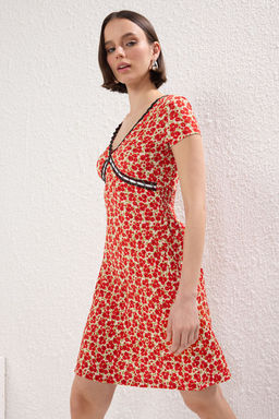 K?rm?z? Mini Serit Detayl? Skater/Belden Ac?lan Orme Elbise TWOSS25EL00543 - Trendyolmilla фото 3