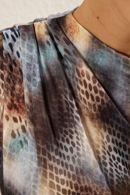 Trendyolmilla Kahverengi Regular/Normal Kal?p Asimetrik Yaka S?f?r Kol C?tc?tl? Esnek Orme Bluz TWOSS24BZ00396  фото 36