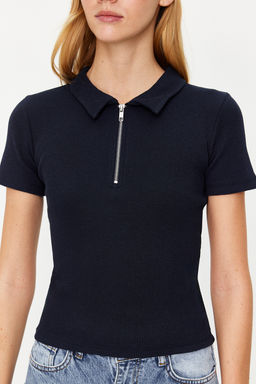 Lacivert Fermuar Detayl? Fitted/Vucuda Oturan Polo Yaka Fitilli Esnek Orme Bluz TWOSS23BZ00496 - Trendyolmilla фото 4