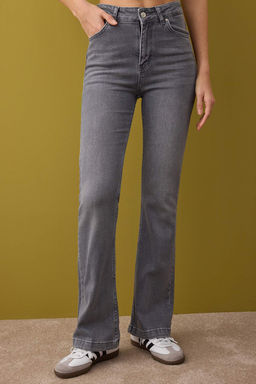 Gri Yuksek Bel Ispanyol Paca Flare Jeans TWOAW26JE00047 - Trendyolmilla фото 3
