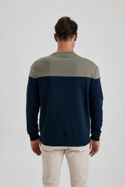 Плотный свитшот Comfort Fit с круглым вырезом - Defacto фото 10