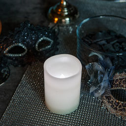 ULD-F052 RGB RC CANDLE Фигура светодиодная Свеча на батарейках 2АА (не в/к). 7,5х10 см. 1 светодиод. RGB свет. Пульт ДУ (в/к). TM Uniel - Volpe фото 14