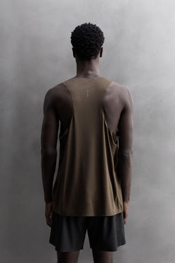 LIGHTWEIGHT RUNNING TANK TOP - Zara фото 10