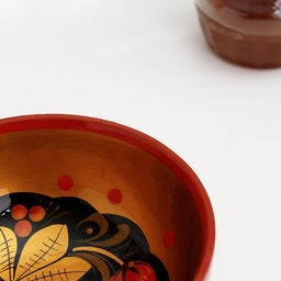 Чашка деревянная хохлома «Ягодка»