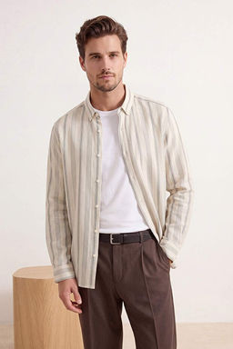 Beyaz Regular Fit Keten G_r_n_ml_ _izgili Nefes Alan Kuma_ Erkek G_mlek TMNSS26GO00025