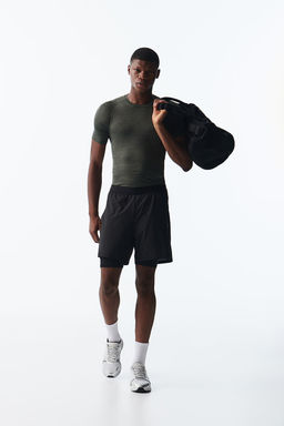 Camiseta de deporte en DryMove Muscle Fit