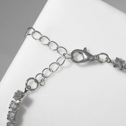 Колье Драгоценность квадрат, бело-красное в серебре, 36 см