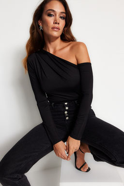 Siyah Asimetrik Yaka Uzun Kollu Esnek Alttan C?tc?tl? Orme Body TWOAW22BD0080