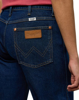 Джинсы женские