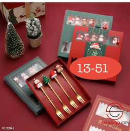 Подарочный набор из 4 предметов включает вилки и ложки