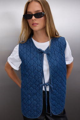 Trendyolmilla Mavi Onden Baglamal? Kapitone Denim Yelek TWOSS25YE00000