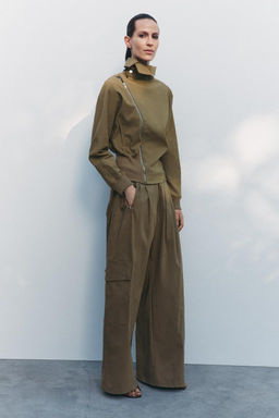 RELAXED-FIT TROUSERS WITH PLEATS
