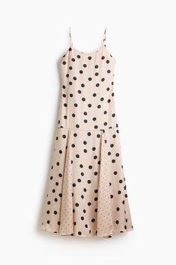 Vestido de sat?n con falda acampanada